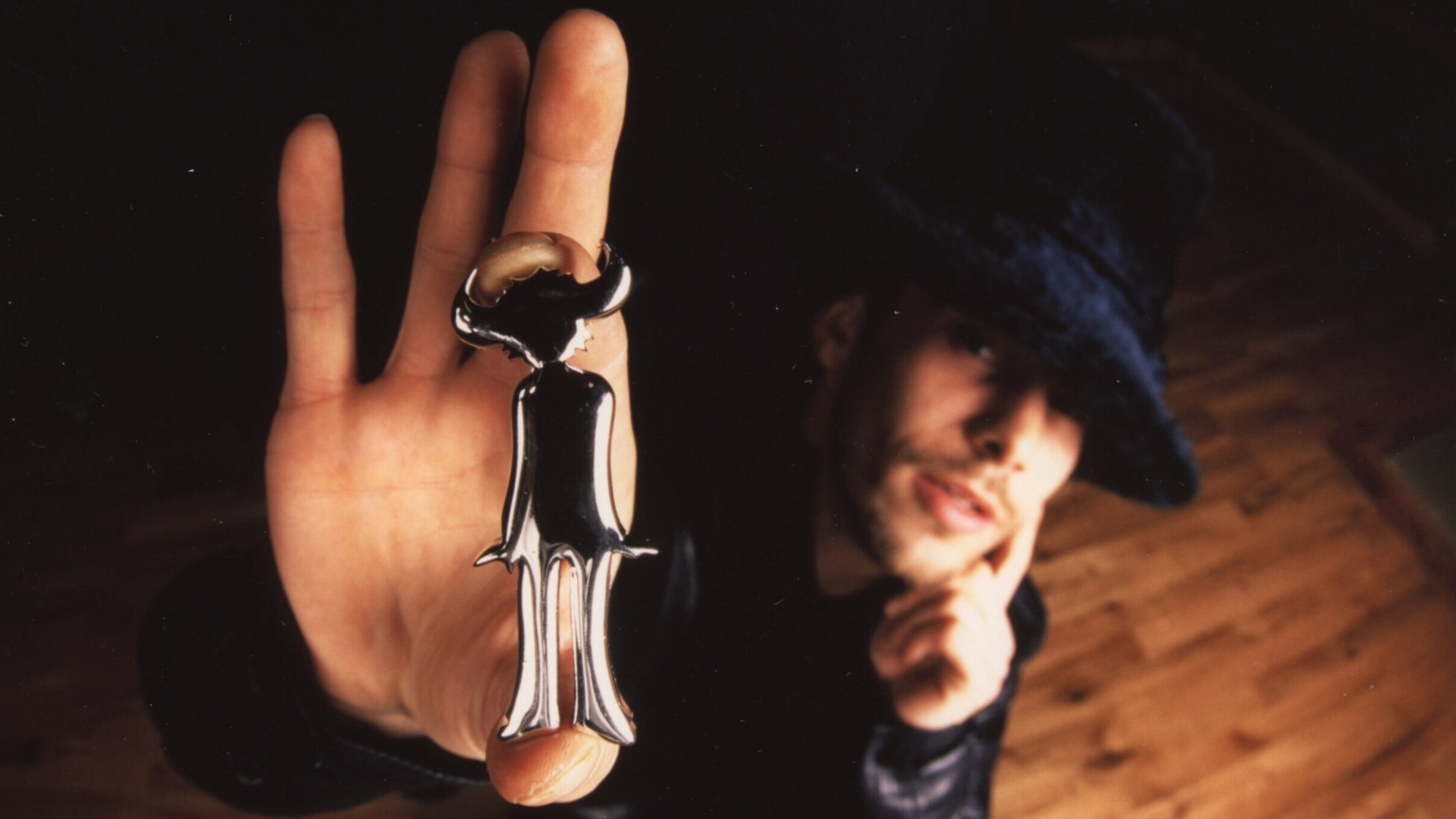 Jamiroquai_-_press_shot_1_-_photo_credit_Midori_Tsukagoshi_KLEIN
